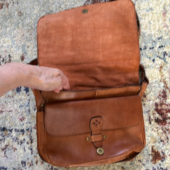 Patricia Nash POSITANO Saddle Bag - Picture 3 of 8